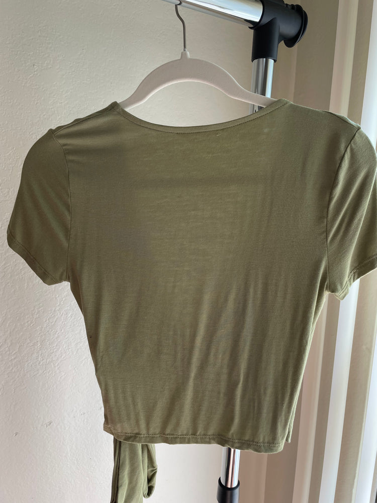 OLIVE CROPPED BLOUSE