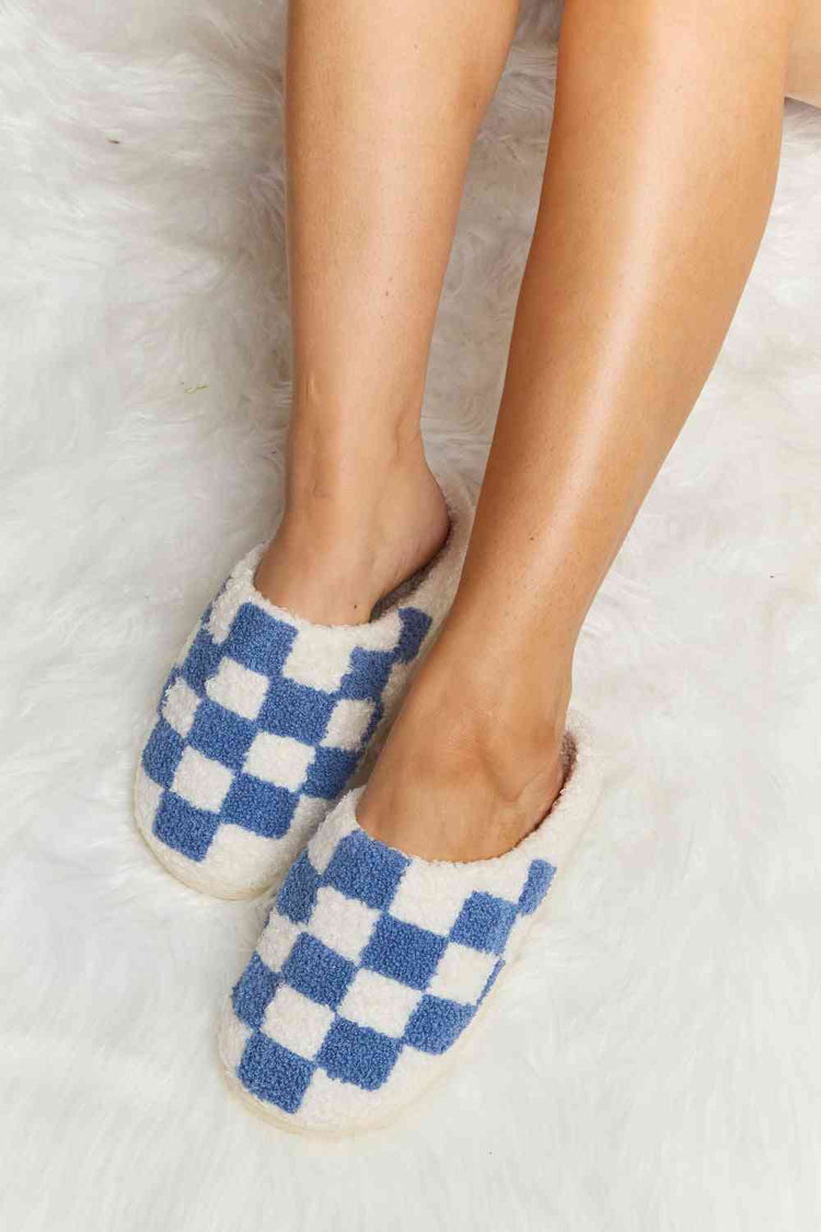 CHECKERED PRINT SLIPPERS (S-XL)