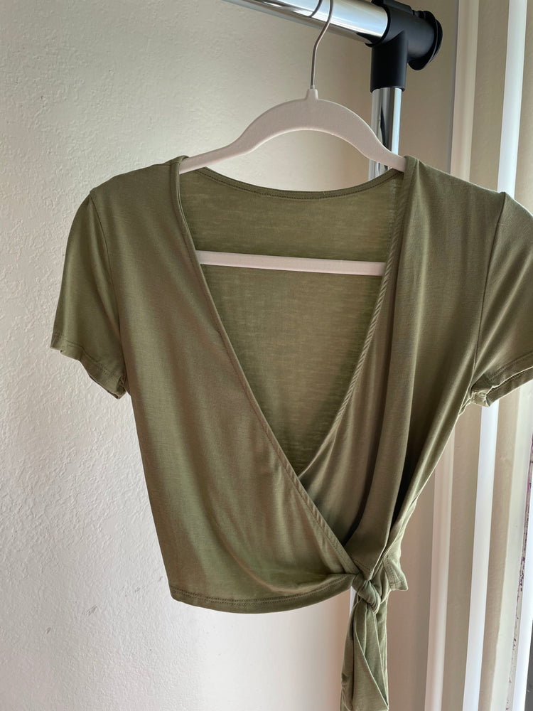 OLIVE CROPPED BLOUSE